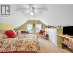 74 Phyllis AVENUE - 27
