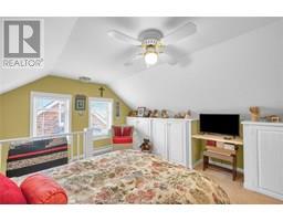 74 Phyllis AVENUE - 28