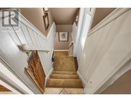 74 Phyllis AVENUE - 33