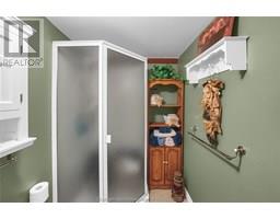 74 Phyllis AVENUE - 40