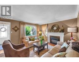 74 Phyllis AVENUE - 9