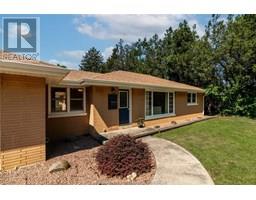 574 Lacroix STREET - 3