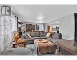 4 Oak STREET - 10