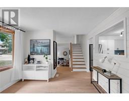 35 Peterborough DRIVE - 16