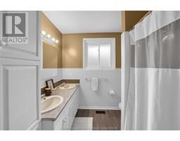 35 Peterborough DRIVE - 25