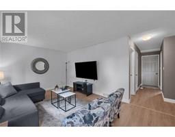 35 Peterborough DRIVE - 28
