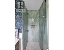 35 Peterborough DRIVE - 35