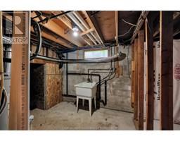 35 Peterborough DRIVE - 38