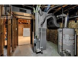 35 Peterborough DRIVE - 39