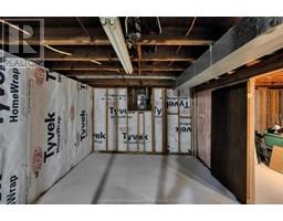 35 Peterborough DRIVE - 40