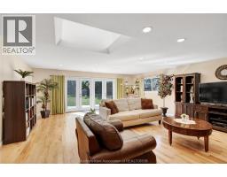 104 GREGORY DRIVE East - 17