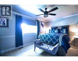94 Wyandott STREET - 32