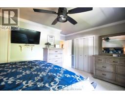 94 Wyandott STREET - 33