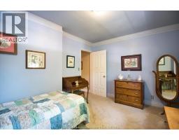 94 Wyandott STREET - 35