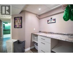 94 Wyandott STREET - 44