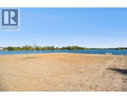 21640 Pinehurst CRESCENT - 32