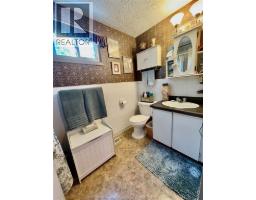 60 COPPERFIELD CRESCENT - 12