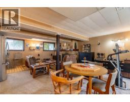 8 Marion AVENUE - 17