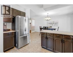 61 UNIVERSITY AVENUE - 17