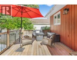 61 UNIVERSITY AVENUE - 32