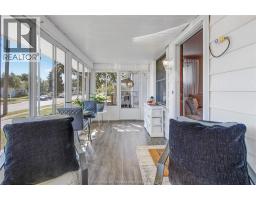 61 UNIVERSITY AVENUE - 6