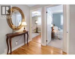 39 WINDFIELD CRESCENT - 19
