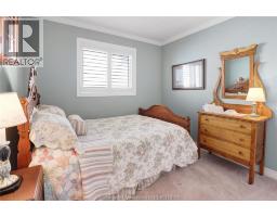 39 WINDFIELD CRESCENT - 22