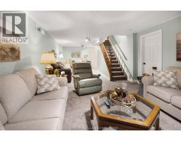 39 WINDFIELD CRESCENT - 28