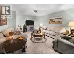 39 WINDFIELD CRESCENT - 29