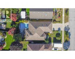 39 WINDFIELD CRESCENT - 4