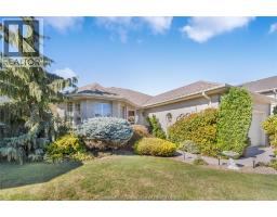 39 WINDFIELD CRESCENT - 41