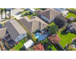 39 WINDFIELD CRESCENT - 44