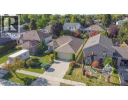 39 WINDFIELD CRESCENT - 45