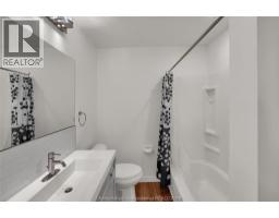 310, 312, 318 Wellington STREET West - 14