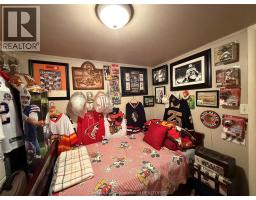 21 Albert AVENUE - 12