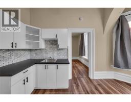 310, 312, 318 Wellington STREET West - 6