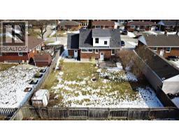 24 SIMONTON DRIVE - 43