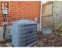 27 Blythewood CRESCENT - 13