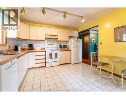 167 Merritt AVENUE - 12