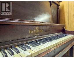 64 COVERDALE STREET North - 34