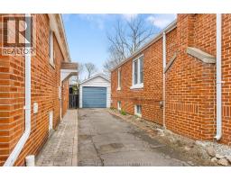 33 WILSON AVENUE - 32