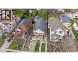 33 WILSON AVENUE - 38