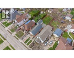 33 WILSON AVENUE - 42