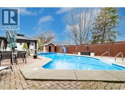 32 MAPLE STREET - 40