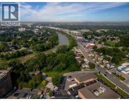 266 Grand AVENUE West - 35