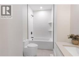 48 BLOOMINGTON WAY - 37