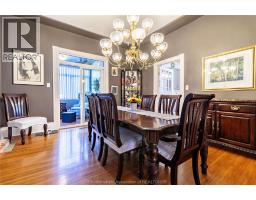 335 Wellington STREET West - 10