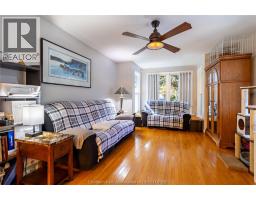 335 Wellington STREET West - 12