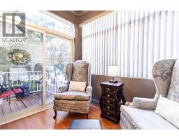 335 Wellington STREET West - 15