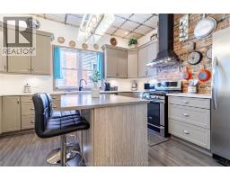 335 Wellington STREET West - 16